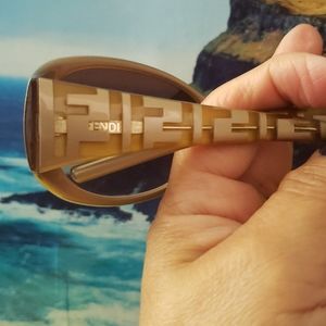 Fendi Sunglasses with fendi Logo